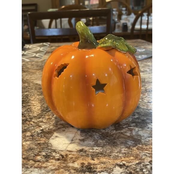 Small 5" Ceramic Pumpkin Jack-o-Lantern Witches - Picture 2 of 4